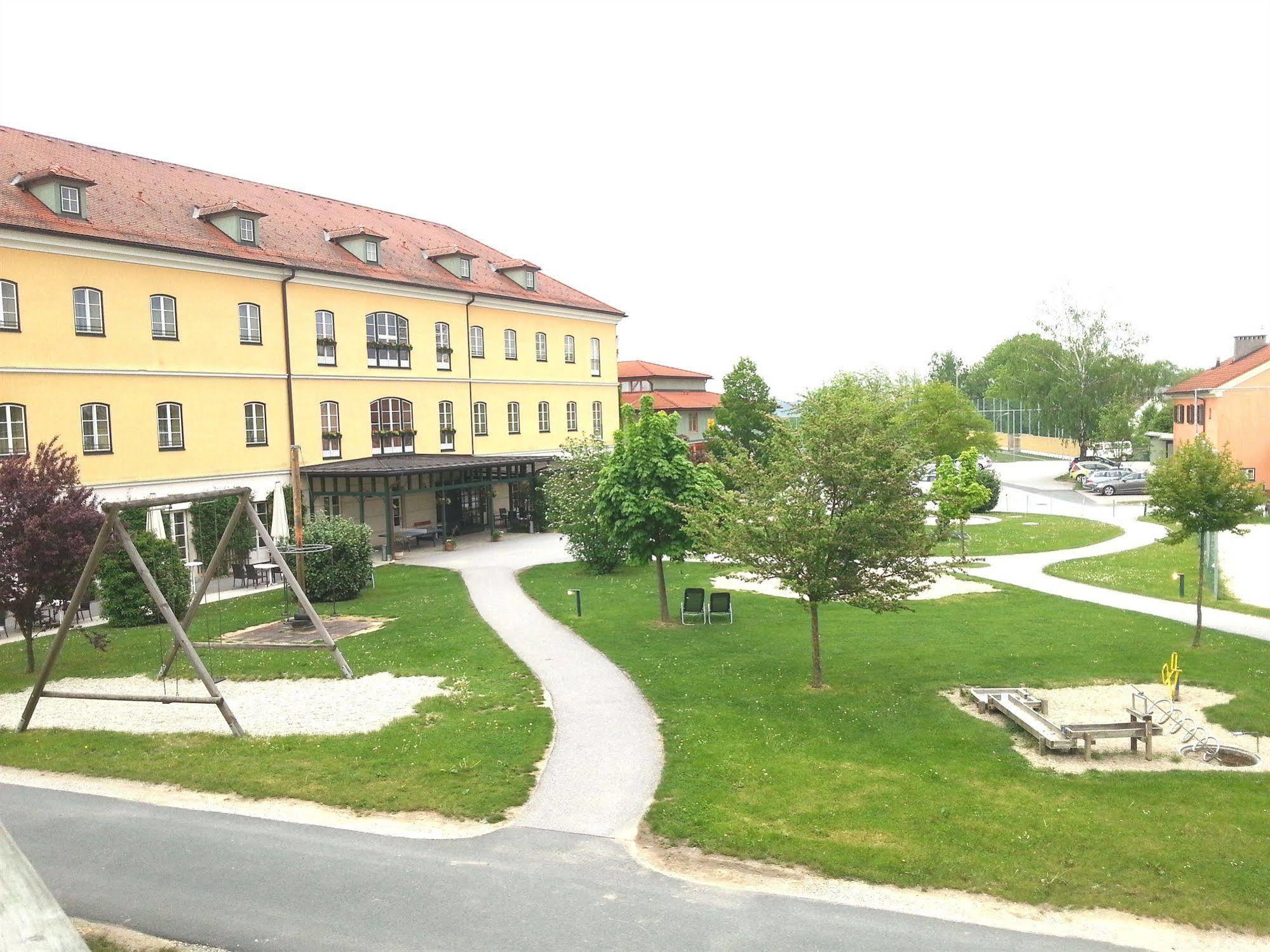 Jufa Hotel Fuerstenfeld Eksteriør bilde
