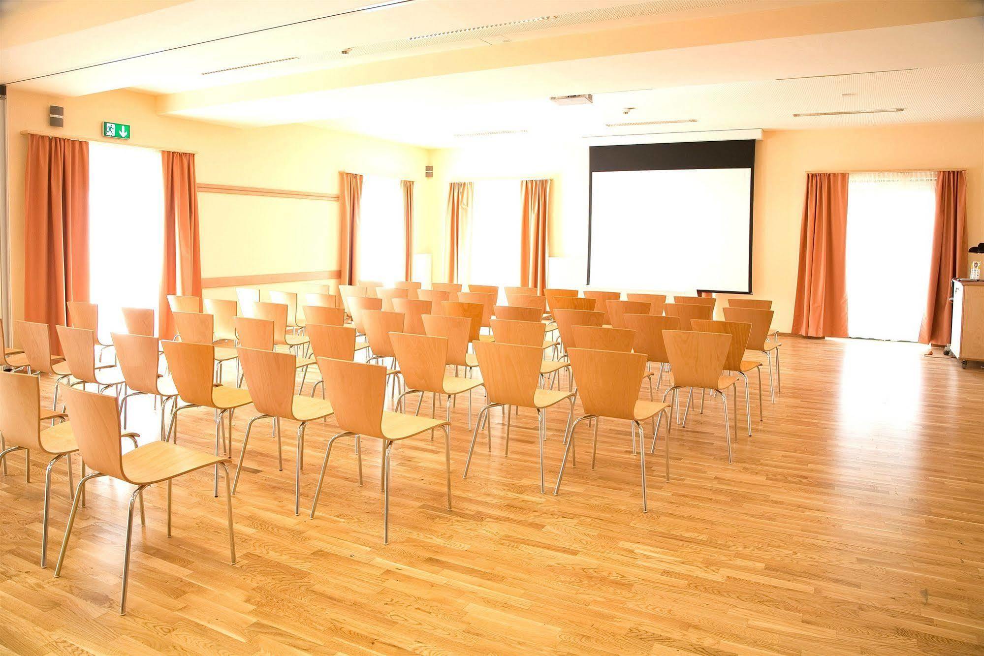 Jufa Hotel Fuerstenfeld Eksteriør bilde